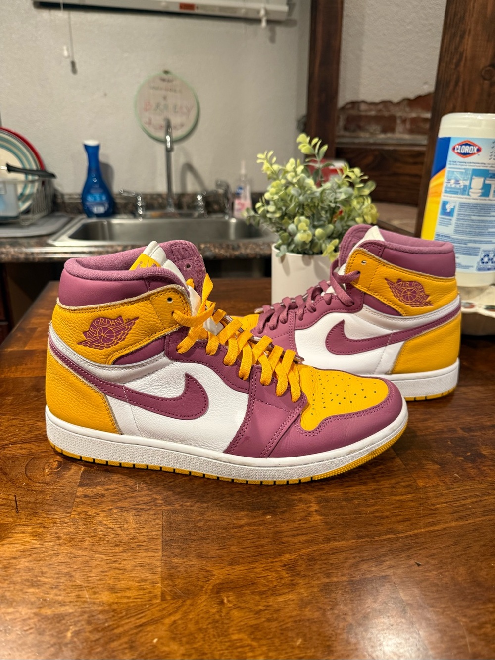Men’s Jordan 1 Brotherhood (size 10)